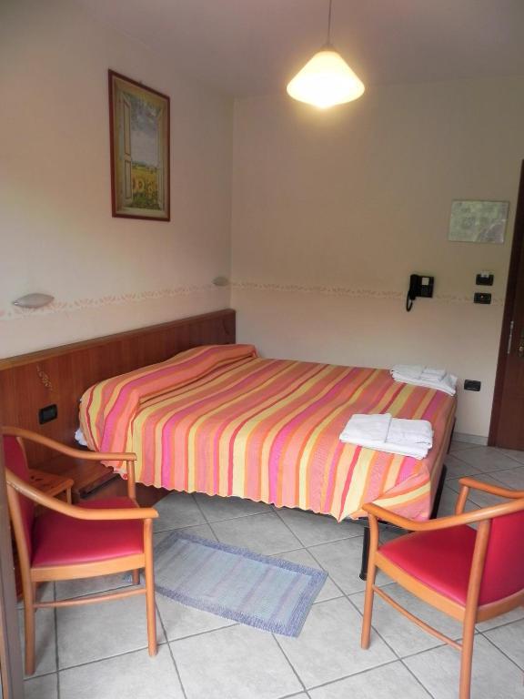 Hotel Ristorante Belsito Borgo San Dalmazzo Szoba fotó