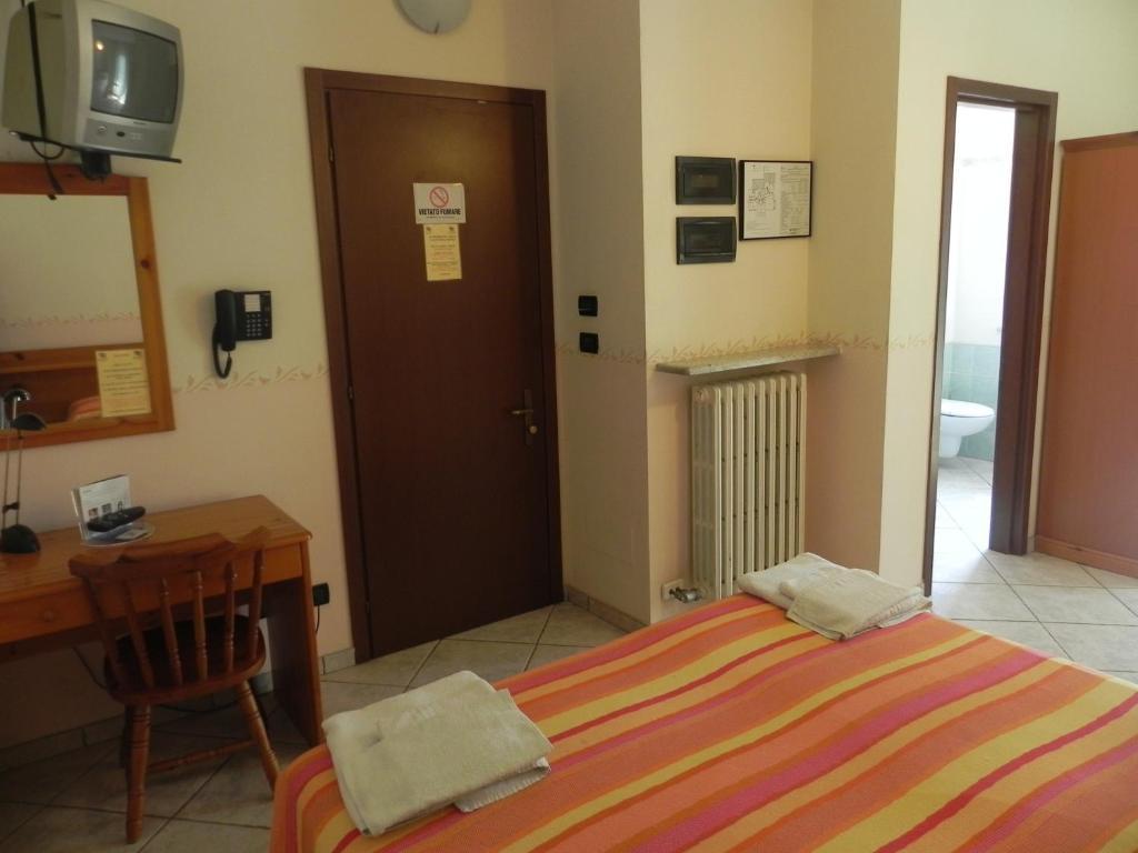 Hotel Ristorante Belsito Borgo San Dalmazzo Szoba fotó
