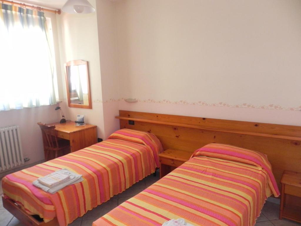 Hotel Ristorante Belsito Borgo San Dalmazzo Szoba fotó