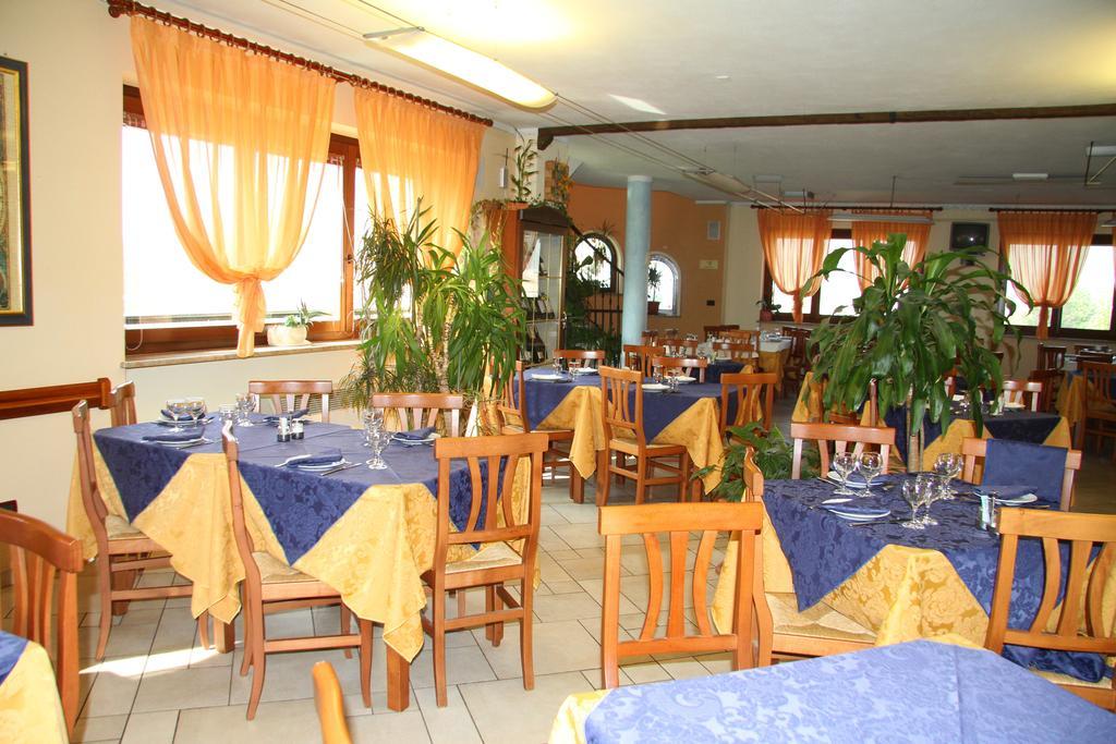 Hotel Ristorante Belsito Borgo San Dalmazzo Kültér fotó