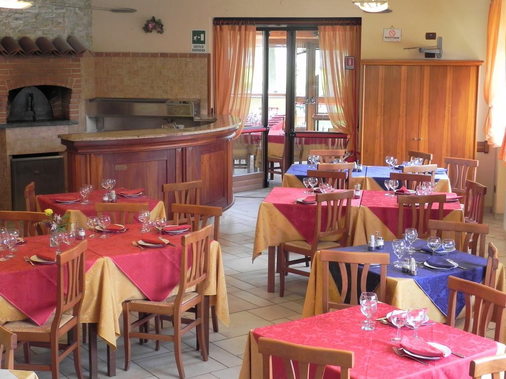 Hotel Ristorante Belsito Borgo San Dalmazzo Kültér fotó