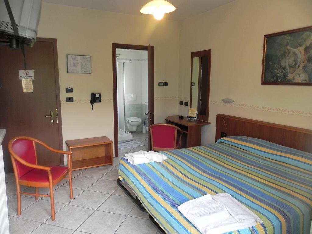 Hotel Ristorante Belsito Borgo San Dalmazzo Kültér fotó